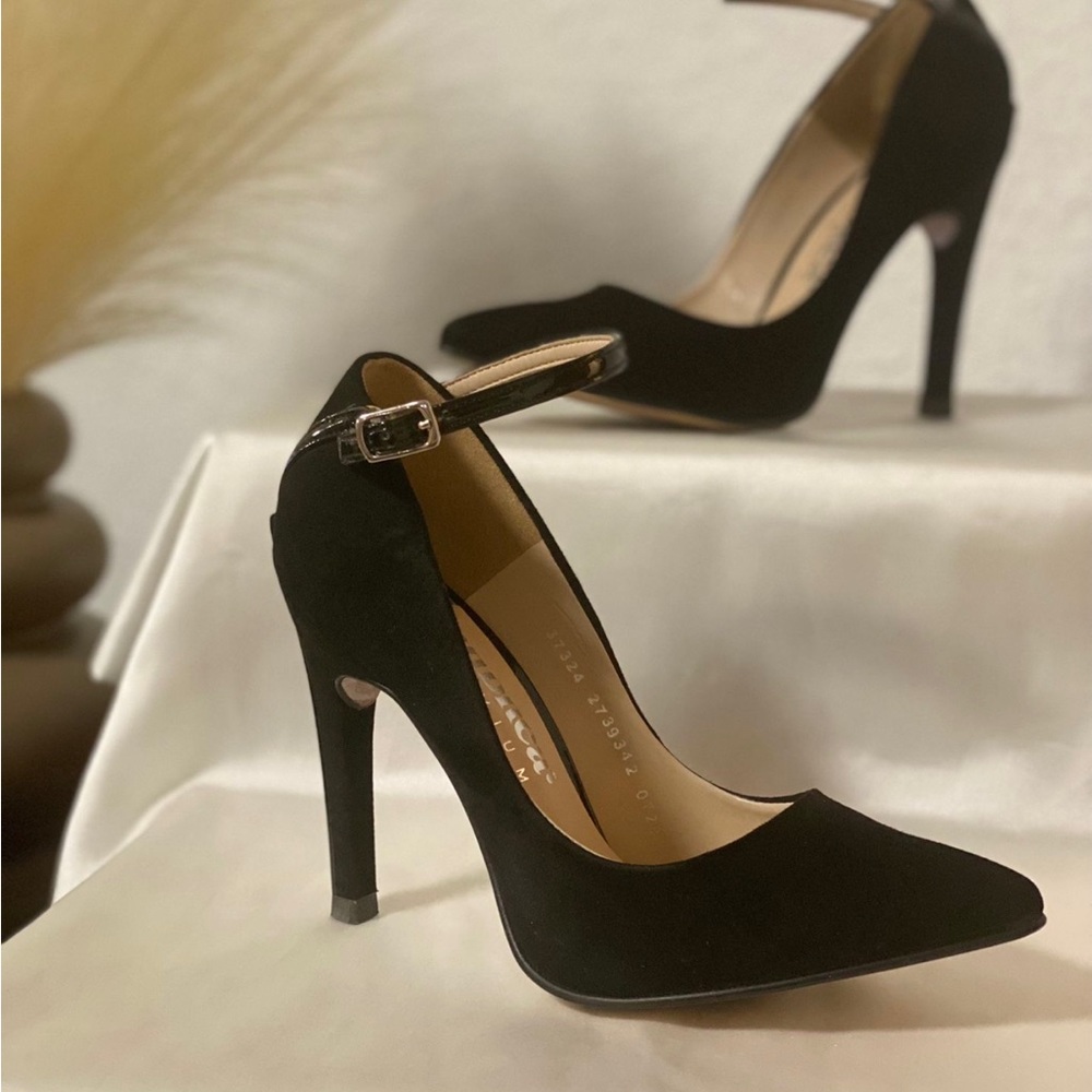 Gorgeous Black Fabric High Heels From Andrea With Ankle Strap - Picture 4 of 5